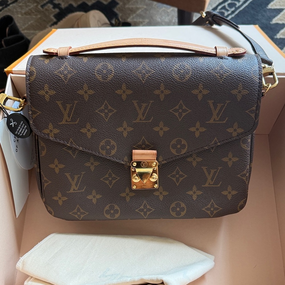 Louis Vuitton pouchette Métis Crossbody Bag